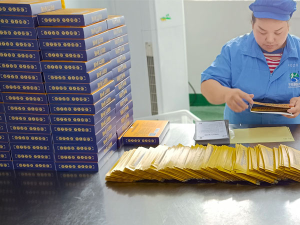 為什么選擇黑膏藥oem，膏藥oem貼牌發(fā)展前景越來越好是什么原因？